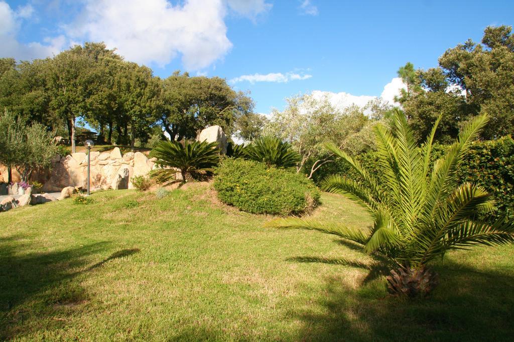 Residence Villa Smeralda Telti Exteriör bild