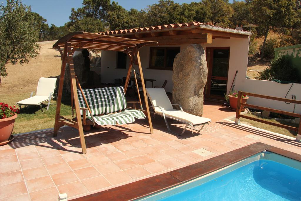 Residence Villa Smeralda Telti Rum bild