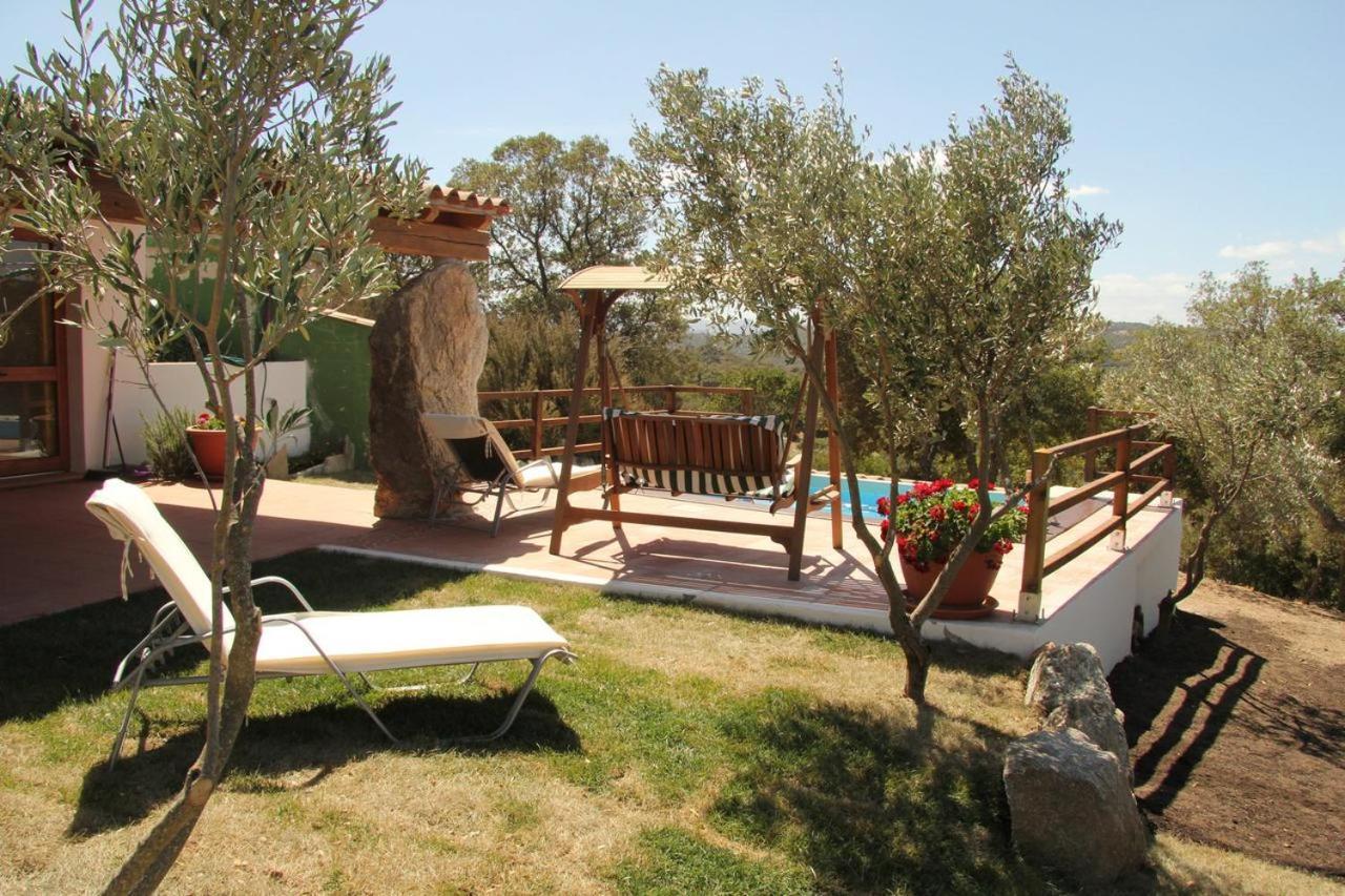 Residence Villa Smeralda Telti Exteriör bild