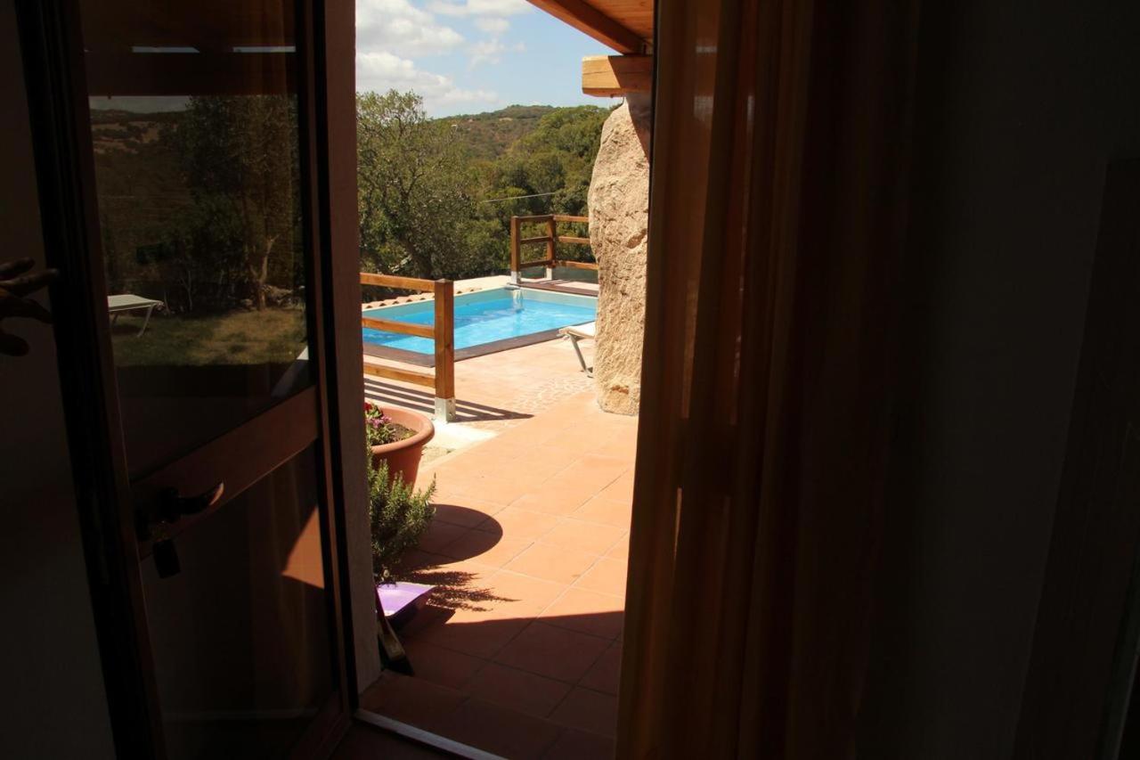 Residence Villa Smeralda Telti Exteriör bild