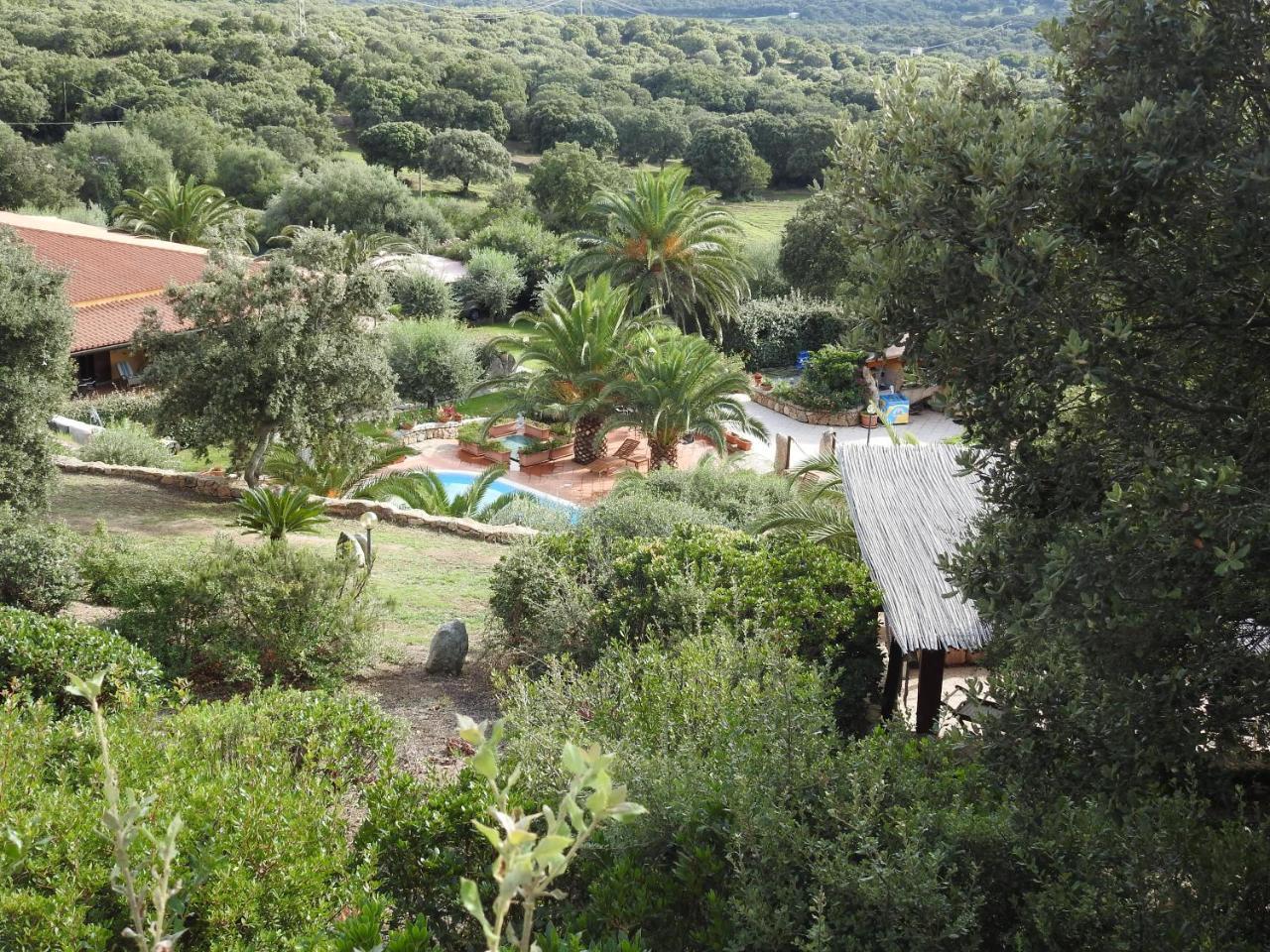 Residence Villa Smeralda Telti Exteriör bild