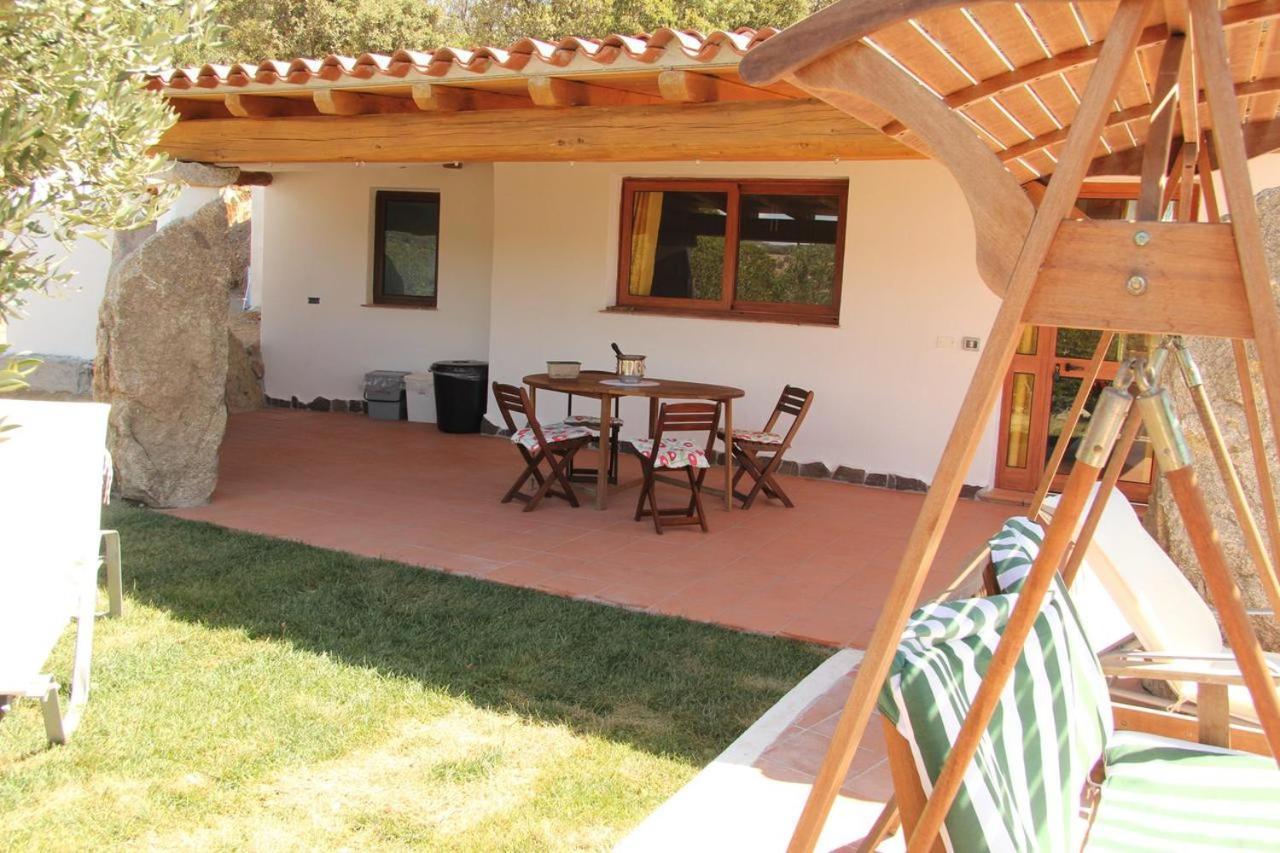 Residence Villa Smeralda Telti Exteriör bild
