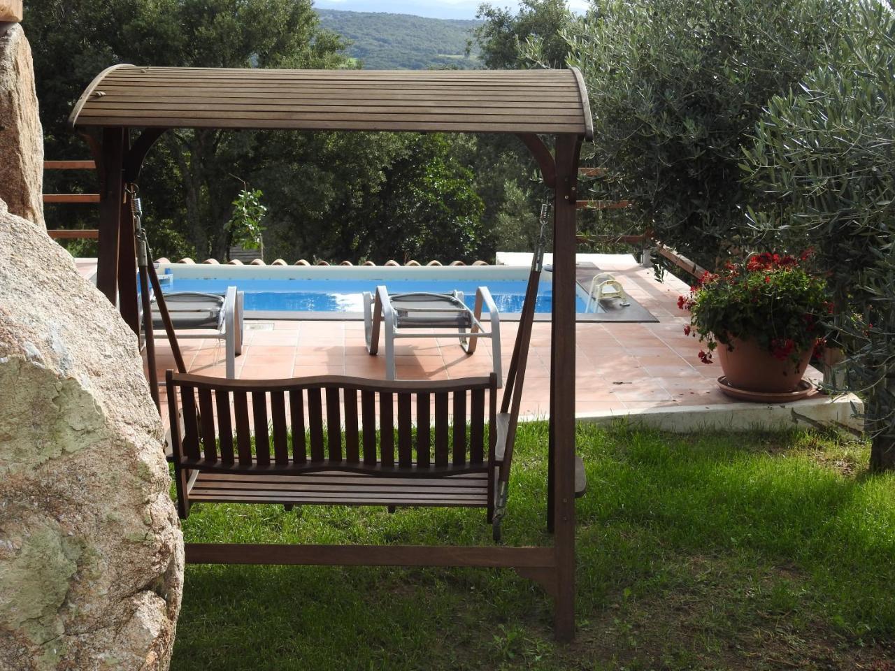 Residence Villa Smeralda Telti Exteriör bild