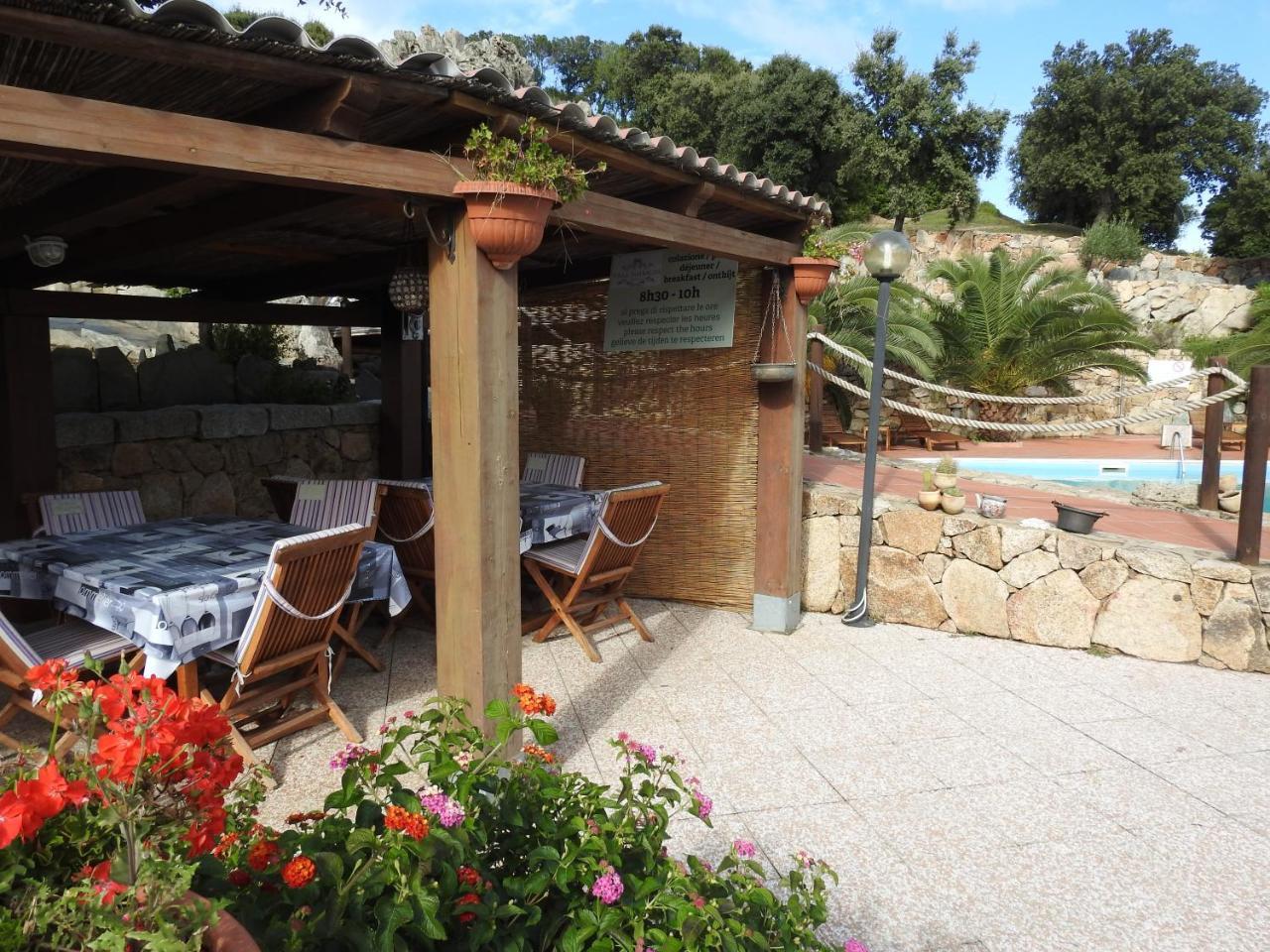 Residence Villa Smeralda Telti Exteriör bild